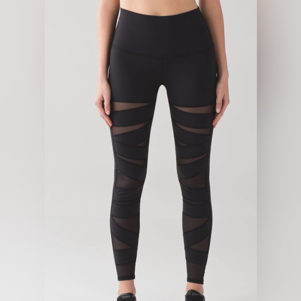 lululemon Wunder Under‎ Hi Tech Mesh size 6-8 B17